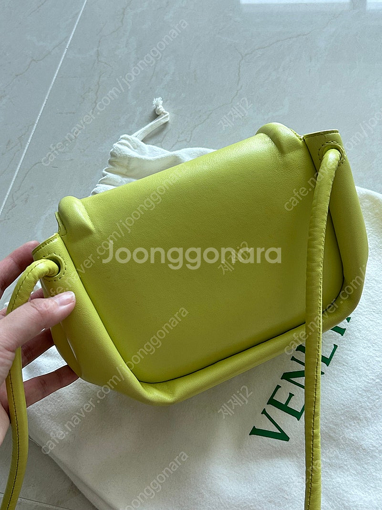 정품 보테가베네타가방 크로스백or클러치--2