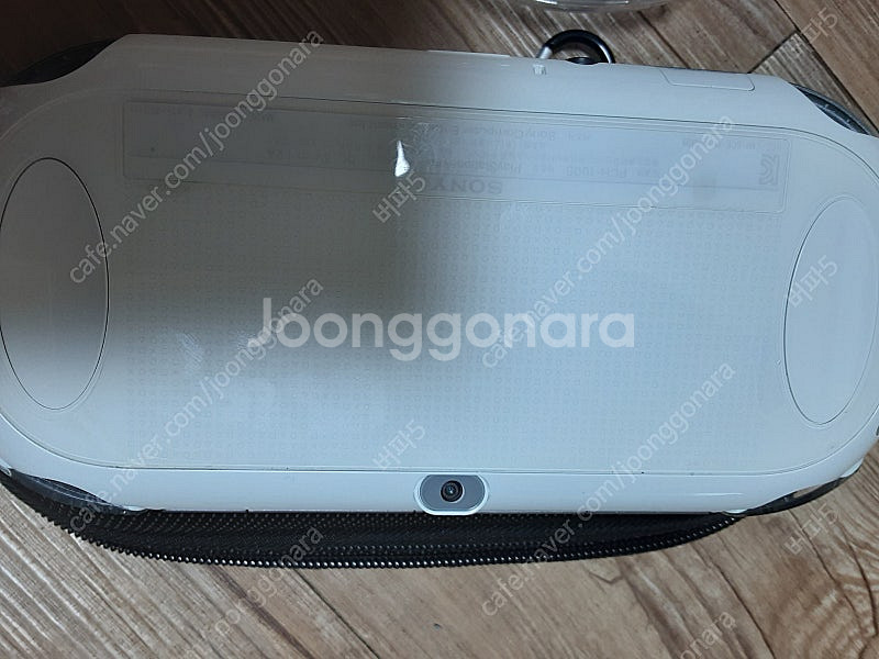 ps1vita 1세대 512g 화이트 팝니다--1