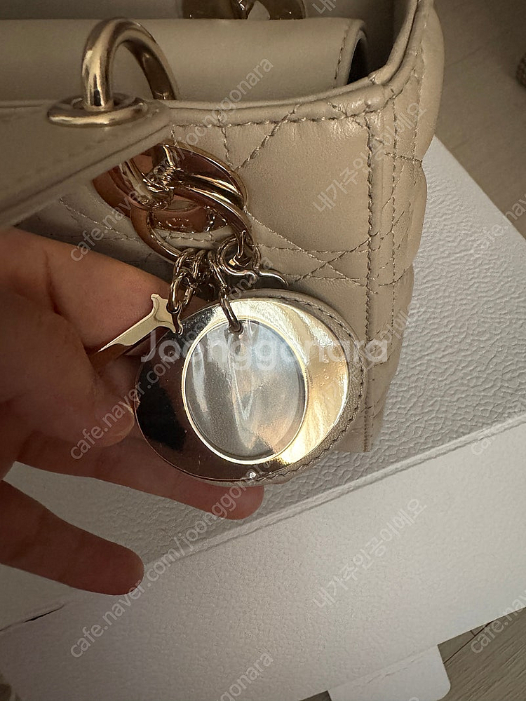 정품) 디올 레이디백 스몰 램스킨--7
