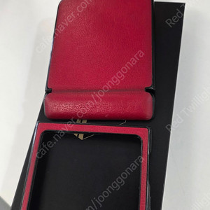 갤럭시 Z플립6 옐로우512 거의 신품이나 다름 없는 상태