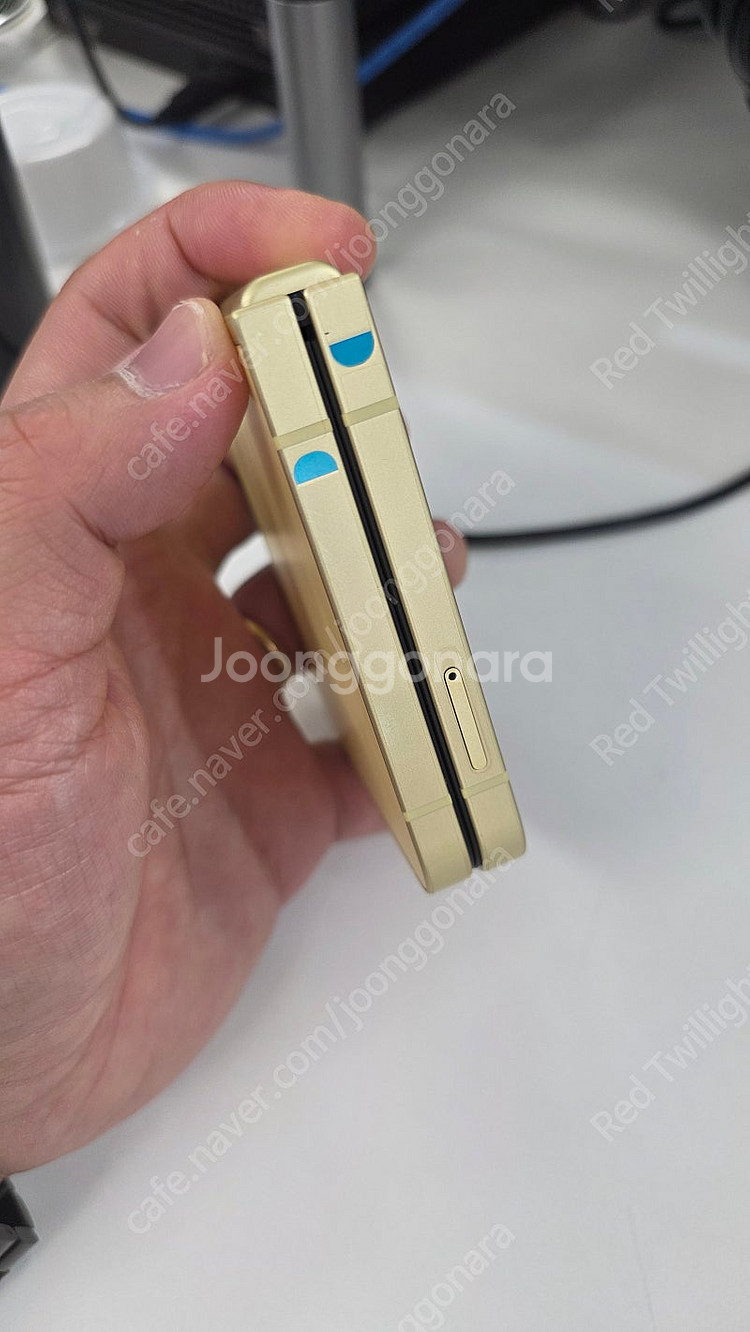 갤럭시 Z플립6 옐로우512 거의 신품이나 다름 없는 상태--6