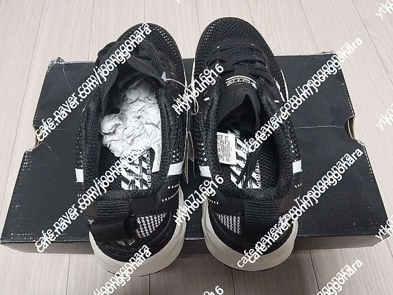 데상트 운동화 220 사이즈 팝니다. (3만원) 이미지