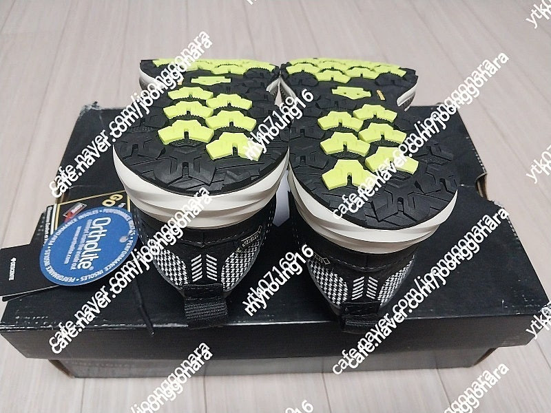 데상트 운동화 220 사이즈 팝니다. (3만원) 이미지