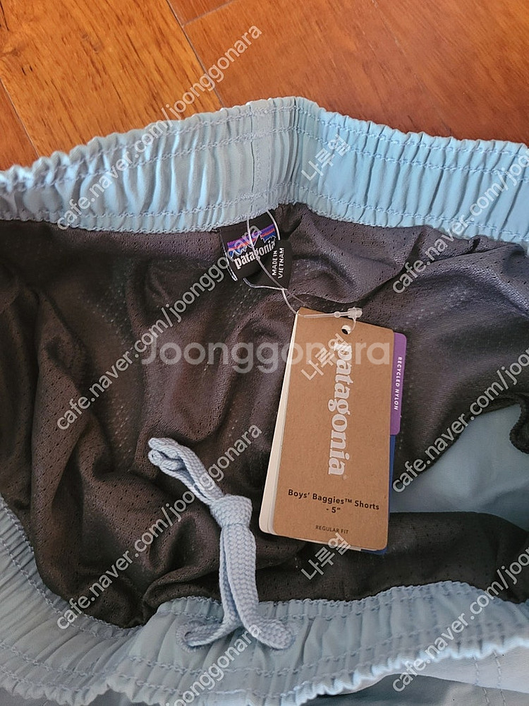 새상품 파타고니아 보이즈 배기스 쇼츠 5인치 스카이블루색L 진한하늘색 사이즈 새상품. 수영복 겸용​​​ 택포--2