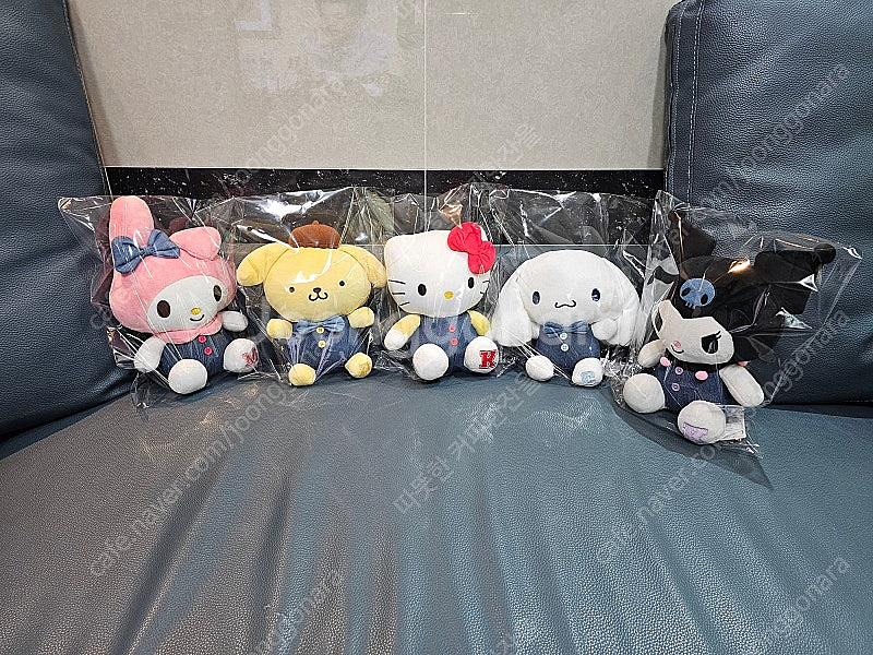 산리오 데님 시나모롤 키티 쿠로미 마이멜로디 폼폼푸린 중형 인형 새거 팔아요--0