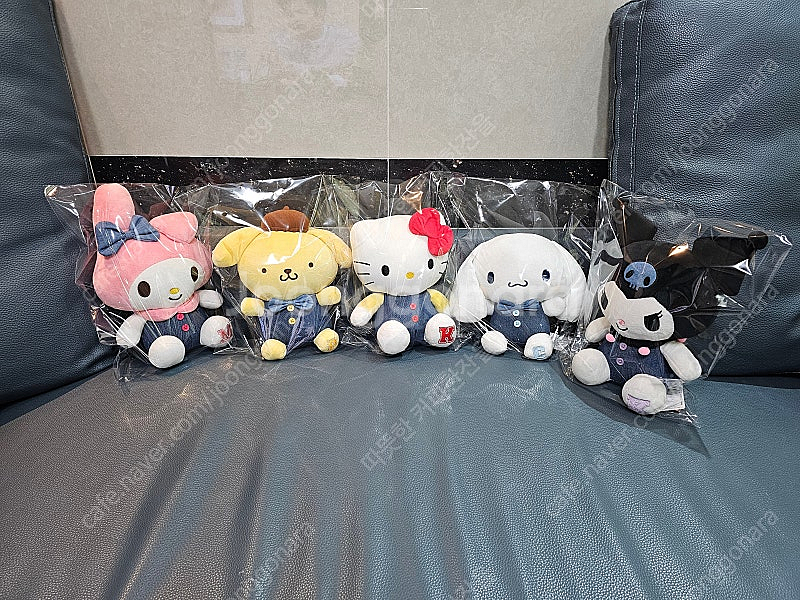 산리오 데님 시나모롤 키티 쿠로미 마이멜로디 폼폼푸린 중형 인형 새거 팔아요--3
