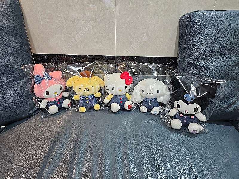 산리오 데님 시나모롤 키티 쿠로미 마이멜로디 폼폼푸린 중형 인형 새거 팔아요--4