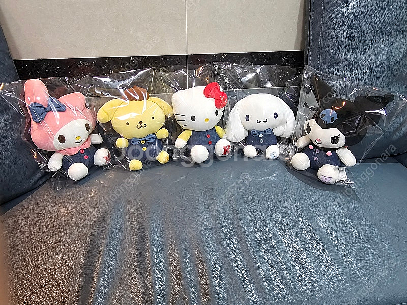 산리오 데님 시나모롤 키티 쿠로미 마이멜로디 폼폼푸린 중형 인형 새거 팔아요--7