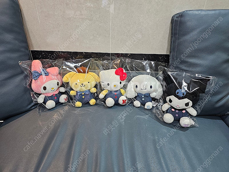 산리오 데님 시나모롤 키티 쿠로미 마이멜로디 폼폼푸린 중형 인형 새거 팔아요--8
