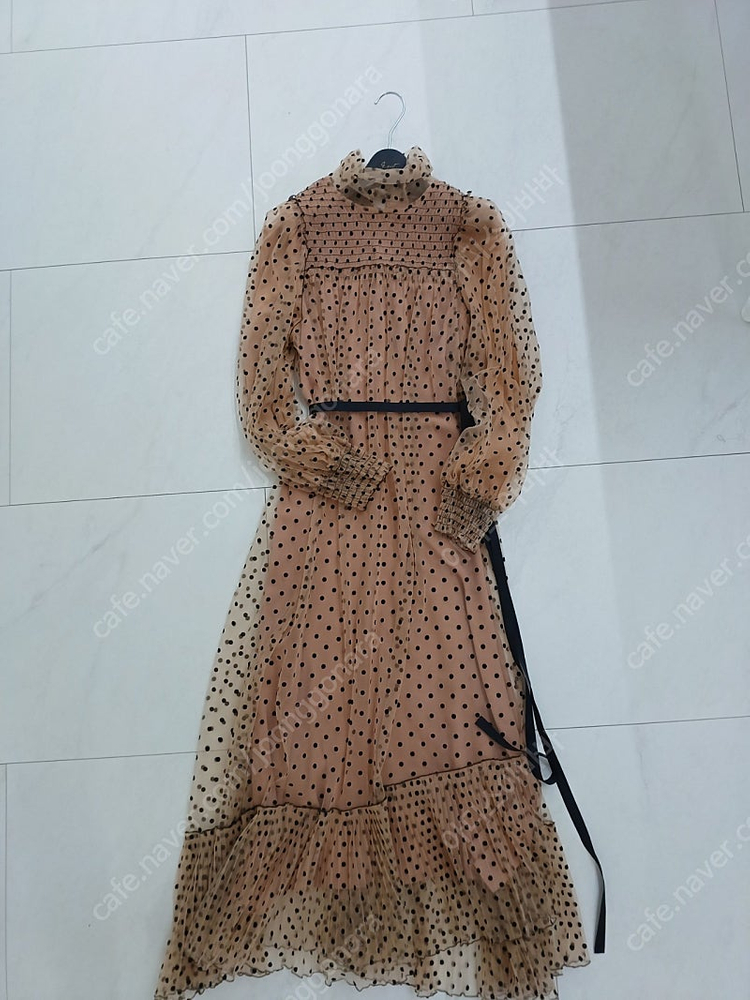 김현아 오즈세컨 도트 샤 원피스(44만)--1