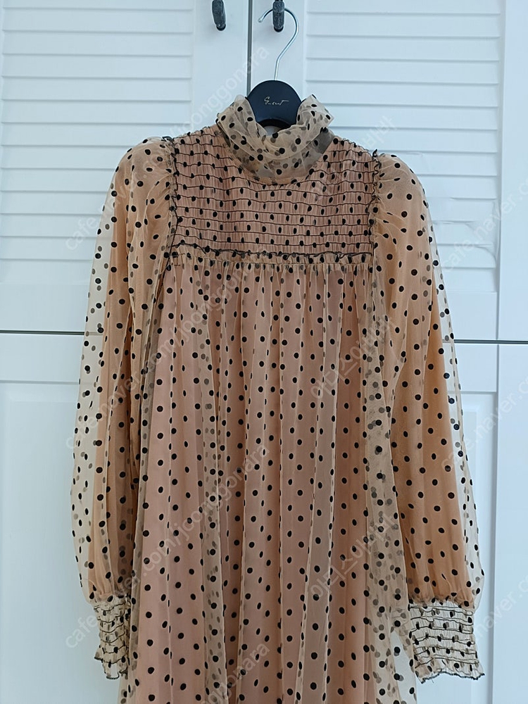 김현아 오즈세컨 도트 샤 원피스(44만)--4
