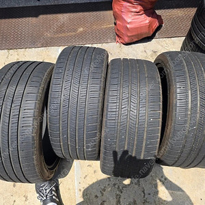 넥센 255 40 20 중고 4짝 팝니다.