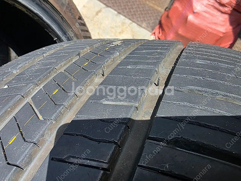 넥센 255 40 20 중고 4짝 팝니다.--9