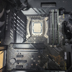 i7-12700K + ASUS TUF GAMING Z690 PLUS WIFI D4