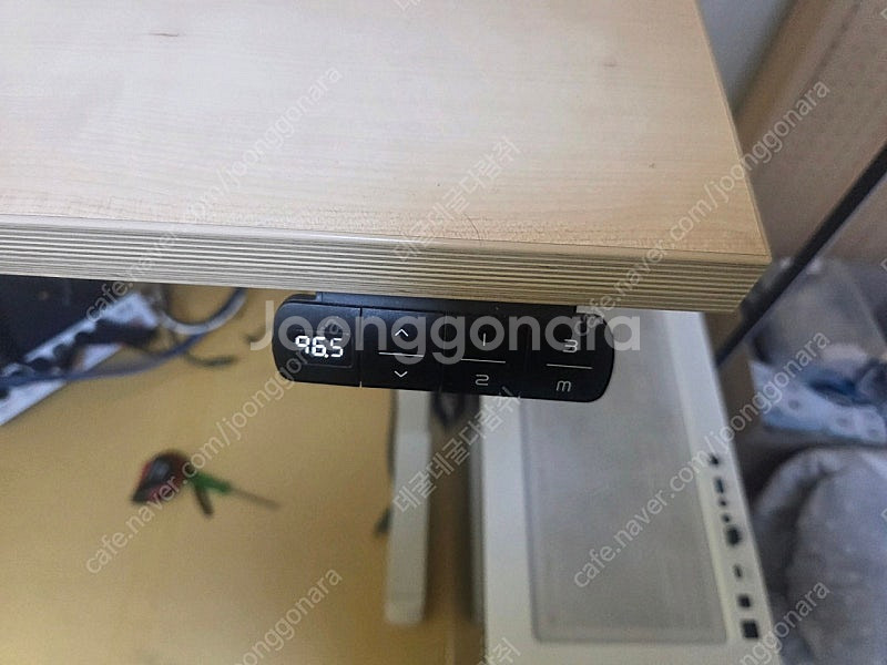 데스커 모션데스크 1800 팝니다.--2