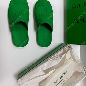 보테가베네타 남성 러버 뮬 bottega