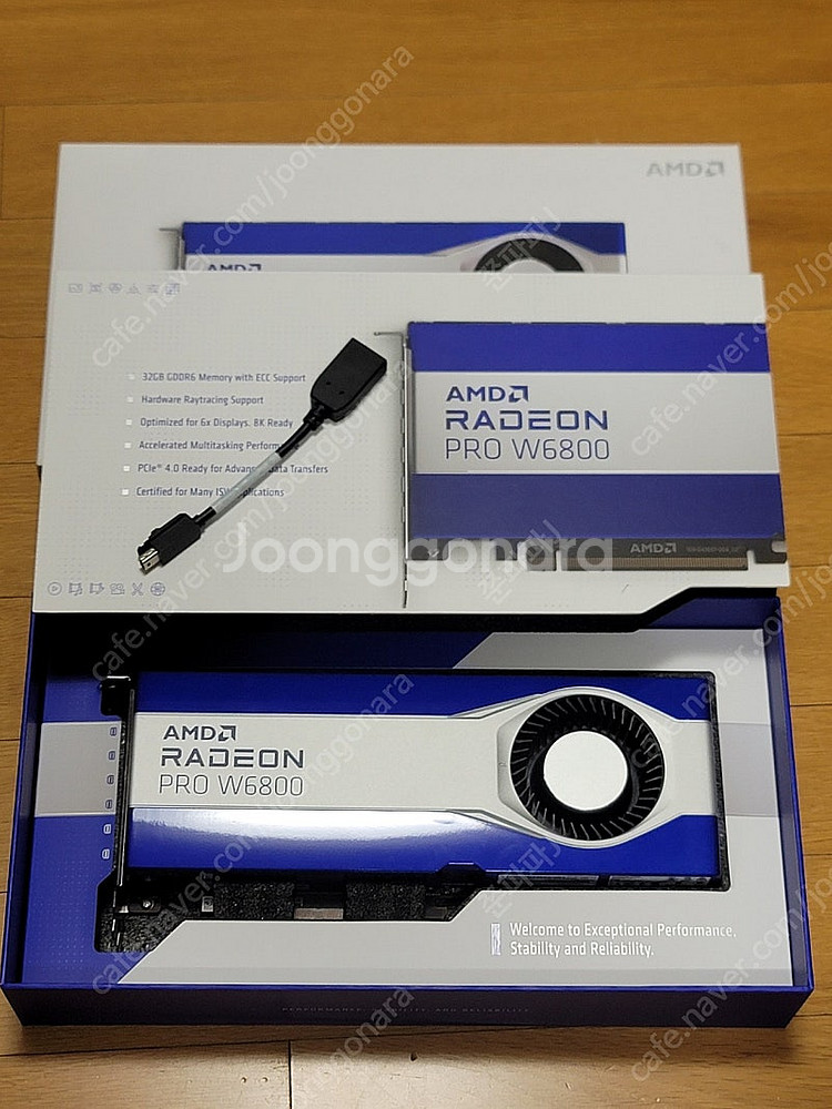 AMD Radeon Pro W6800 그래픽카드--1