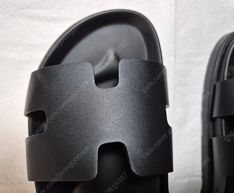 에르메스 시프레 샌들 블랙 41(260)사이즈 팝니다.--2