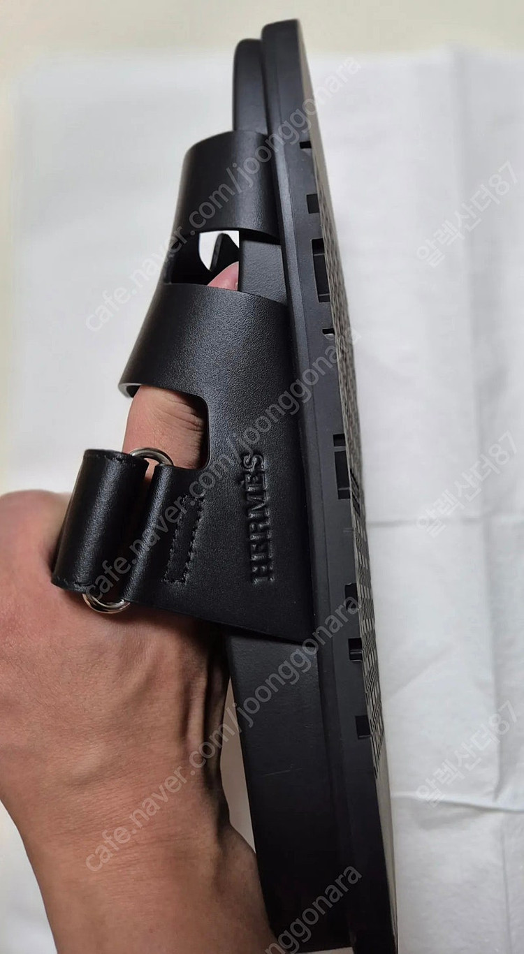 에르메스 시프레 샌들 블랙 41(260)사이즈 팝니다.--5