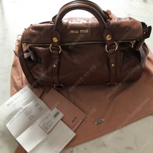 미우미우 miumiu 비텔로샤인 브라운 레더 사첼백 토트백 겸 숄더백