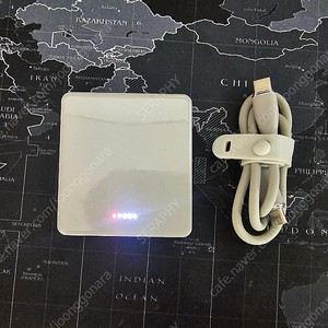 미니덕트 무선 맥세이프 보조배터리 4000mAh 팝니다