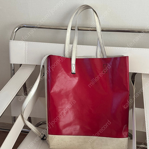 프라이탁 모리스 빨흰 판매합니다 이미지