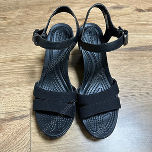 크록스 레이웨지2. w7 거의새거