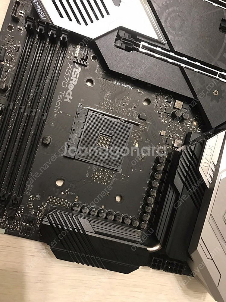 x570 타이치 메인보드 팝니다.--0