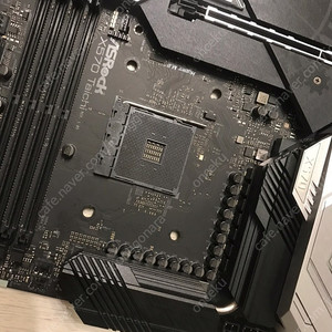 x570 타이치 메인보드 팝니다.
