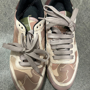발렌티노 스니커즈