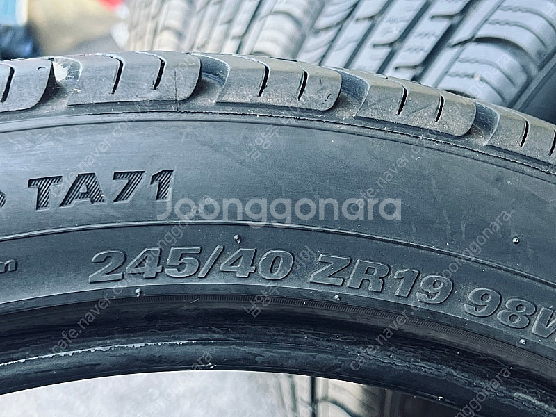 245 40 19 금호타이어 솔루스 ta71 중고타이어...--3