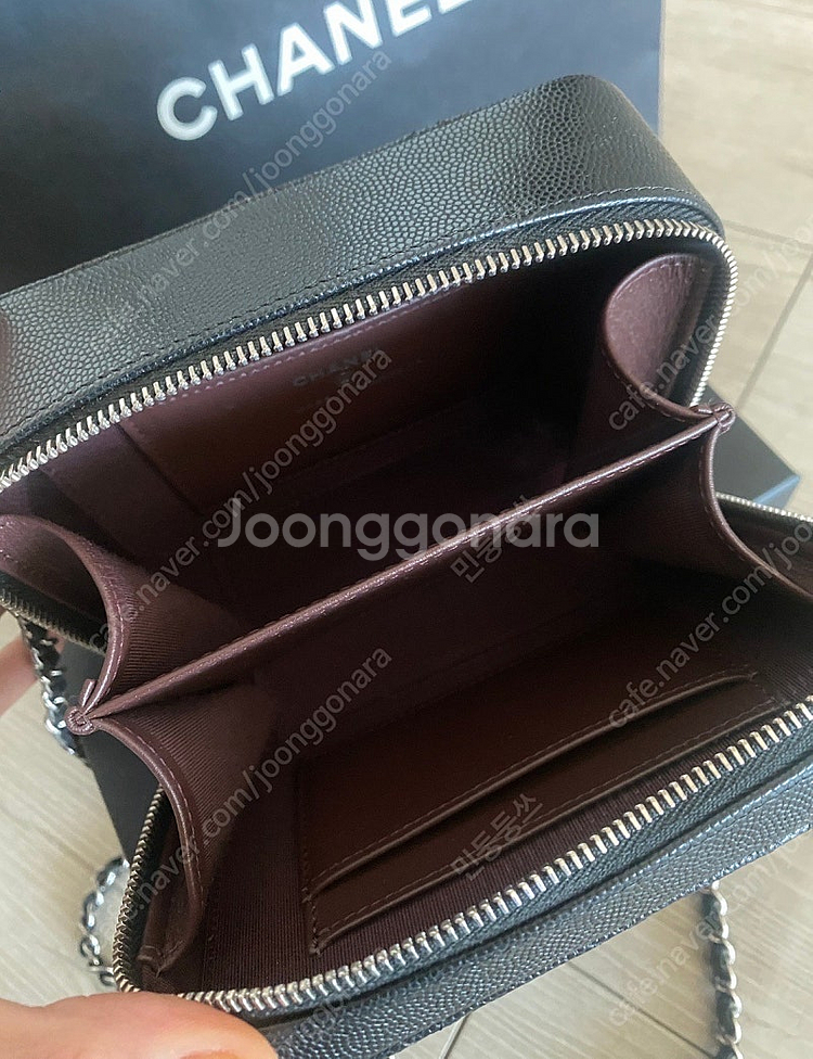 샤넬 클래식 캐비어 카메라백--6