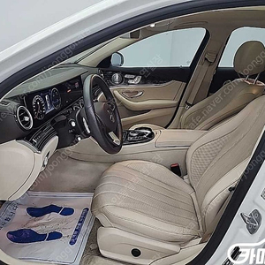 [벤츠]E-클래스 W213 E400 4MATIC 익스클루시브 ★중고차★중고차매입★전액할부★저신용자★신불자★소액할부★현금★카드 전부 가능합니다!