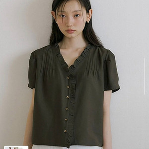 링서울 핀턱프릴 블라우스 카키브라운