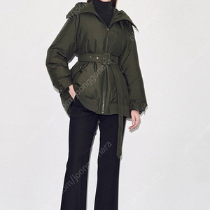 구해요) 타임 벨티드 후드 구스 다운 점퍼