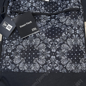 [새상품] 뉴에라 반다나 백팩 팝니다 AC SMART PACK 81 PAISLEY BLK