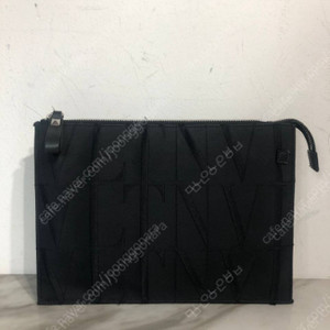 발렌티노 타임클러치