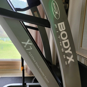 BODYX X7 러닝머신 팝니다