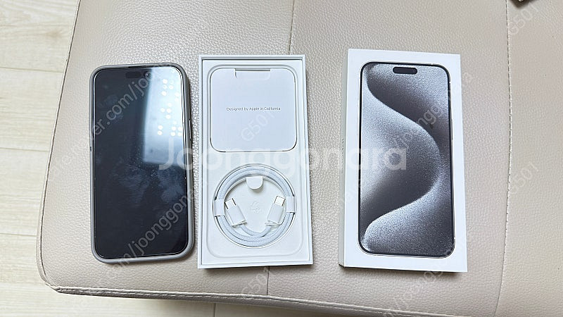 아이폰 15프로맥스 256기가 화이트 팝니다--7