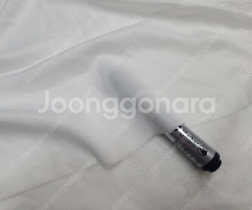 솜싸개 원단(폴리소재)흰색이고 폭은 150cm.500원--0