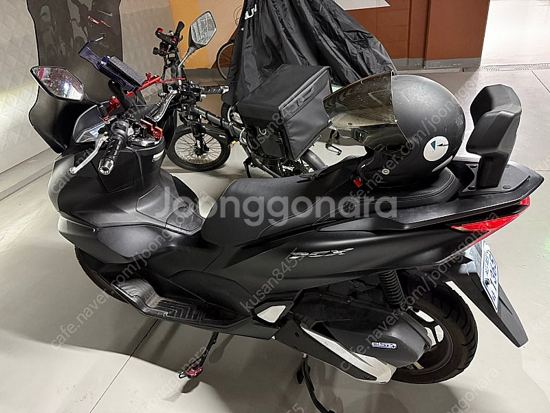 22년식 출퇴근용 PCX125(맷블랙) 팝니다--0