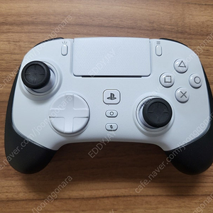 레이저 울버린 V2 Pro (PS5) 컨트롤러 팝니다.