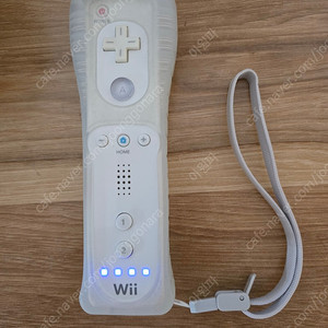 닌텐도위 wii 정품 위모콘 판매 합니다. 실리콘커버, 스트랩 포함