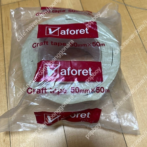 (가격인하)kaws x laforet craft tape 하라주쿠 팝니다