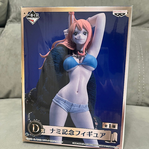 원피스 20주년 나미 피규어