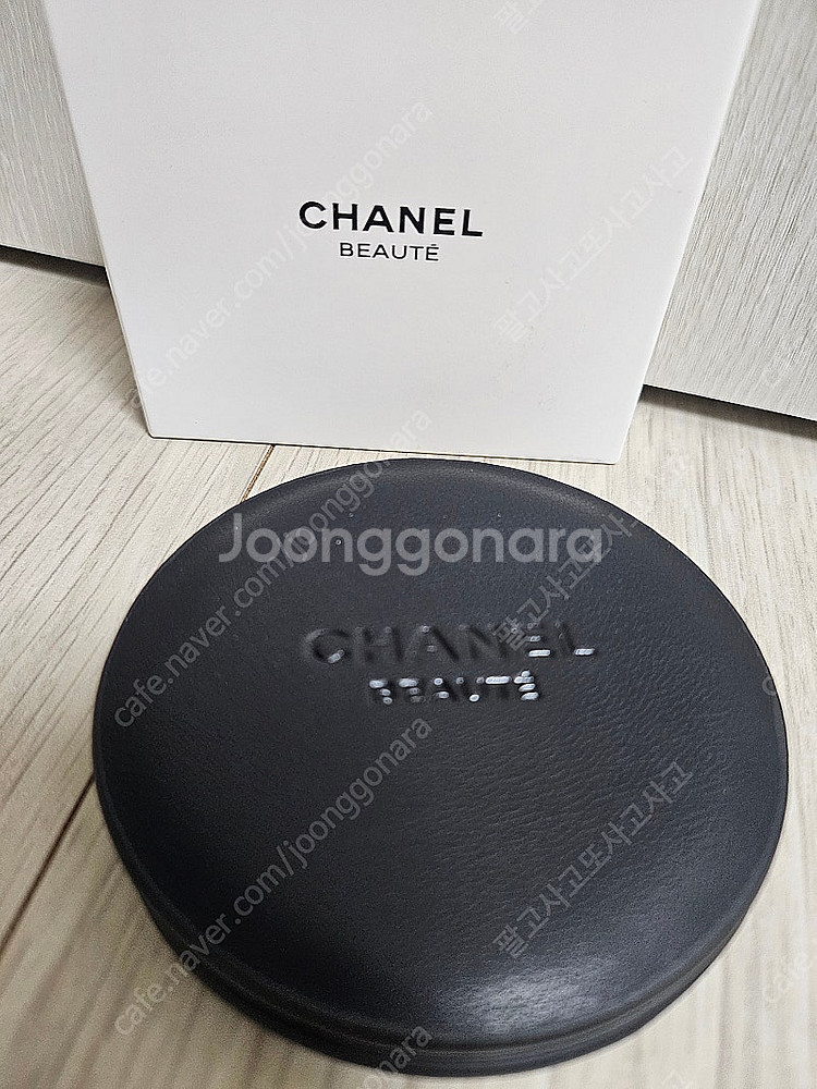 정품) 샤넬 블랙 원형 양면 거울 (코스메틱)--1