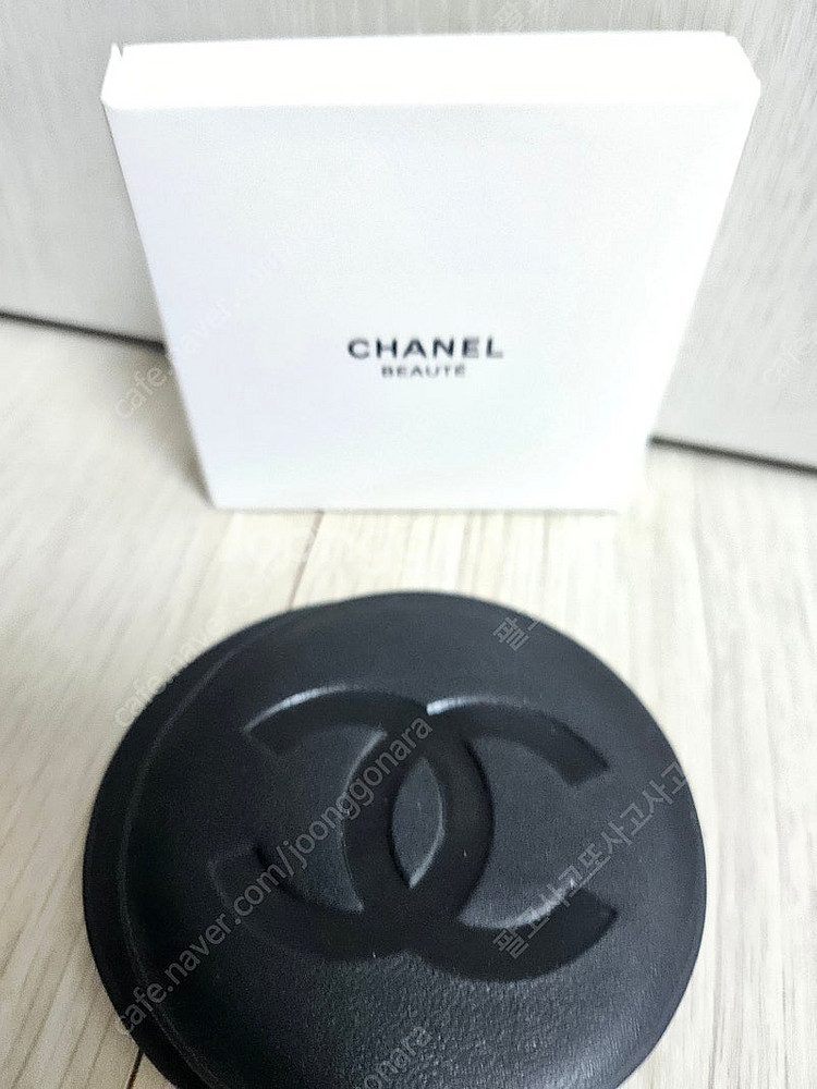 정품) 샤넬 블랙 원형 양면 거울 (코스메틱)--2