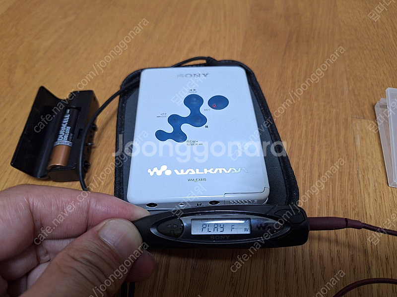 소니 워크맨 카세트 플레이어 WM-EX615 흰색 유광 판매--1