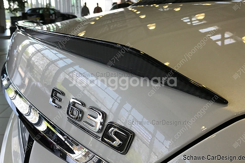 벤츠 AMG 리어 카본스포일러 팝니다. W213, W2...--0