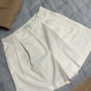 어베인 코튼 5부 핀턱 반바지 팬츠